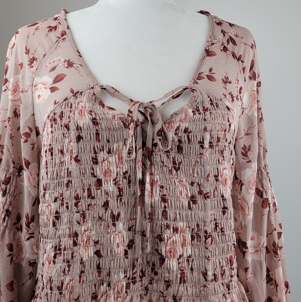 American Eagle floral Smocked blouse small blush long sleeved - Picture 5 of 8